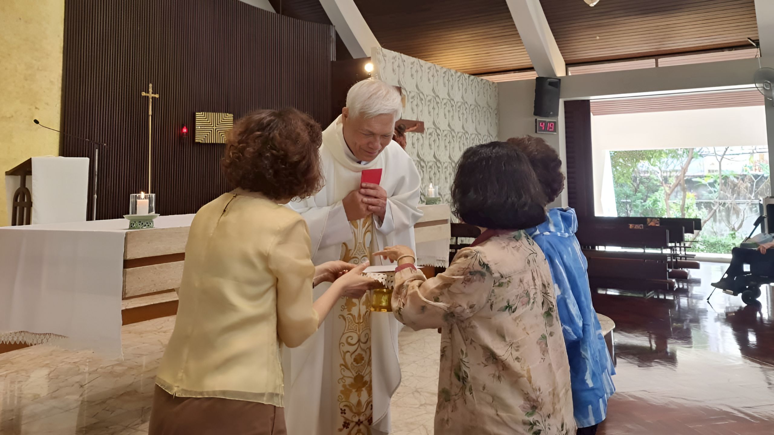 เพียงการได้มีชีวิตอยู่ก็นับเป็นพระพรอันล้ำค่า เพียงการได้ดำรงอยู่ก็เป็นสิ่งศักดิ์สิทธิ์ในตัวเอง